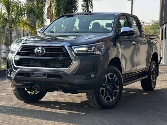 TOYOTA HILUX 2.8 D-4D TURBO DIESEL CD SRX 4X4 AUTOMÁTICO TOYOTA HILUX 2.8 D-4D TURBO DIESEL CD SRX 4X4 AUTOMÁTICO